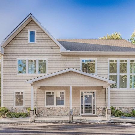 Private Room With Private Bathroom Danbury Exterior foto