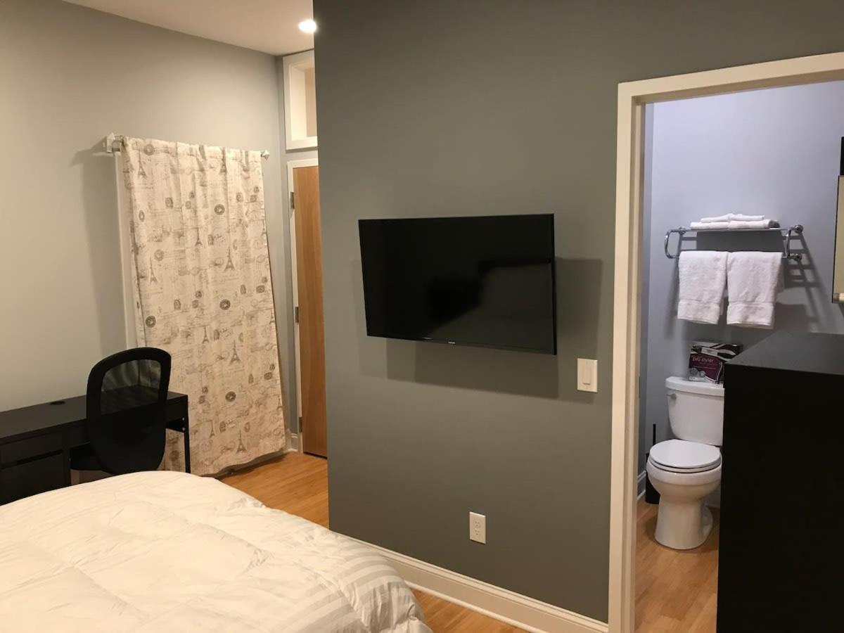 Private Room With Private Bathroom Danbury Exterior foto